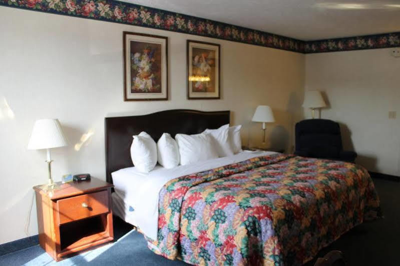Days Inn By Wyndham Grayling Exterior foto